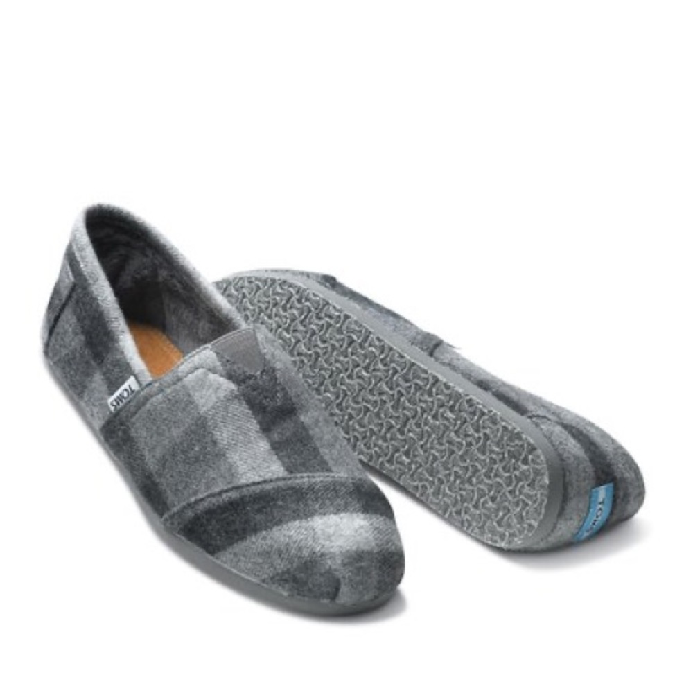 NWT Toms classic flannel shoes .